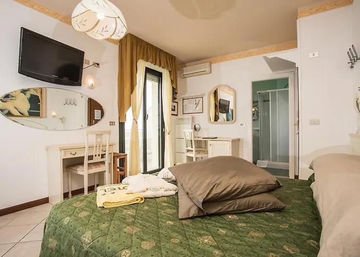Byron Hotel