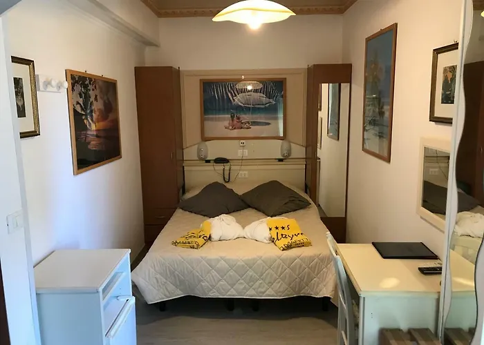 Byron Hotel