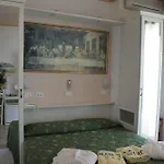Byron Hotel 3*