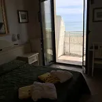 Byron 3*