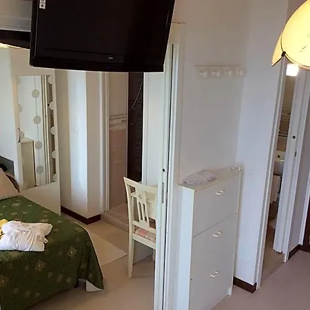 Byron 3* Milano Marittima