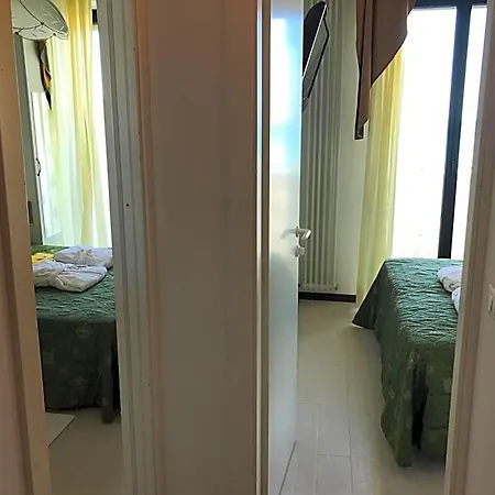 Byron 3* Milano Marittima