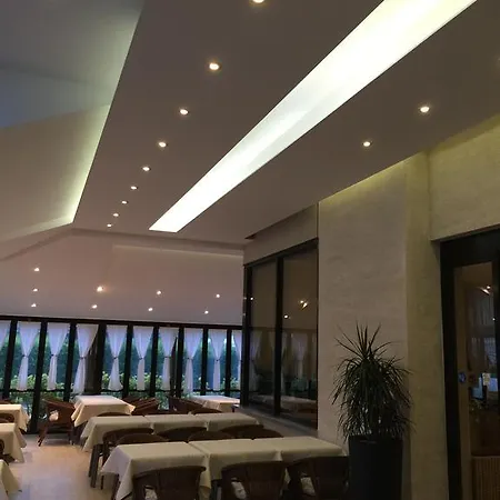 Byron Hotel 3*