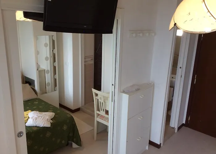 Byron 3* Milano Marittima