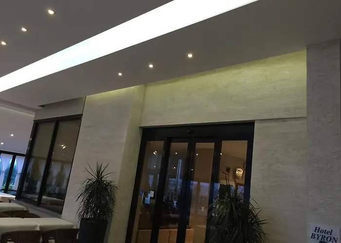 Otel Byron 3*